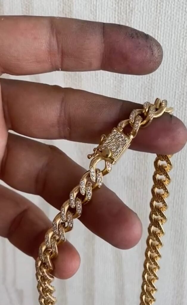 18k gold nyc chain cuban diamonts 18k gold